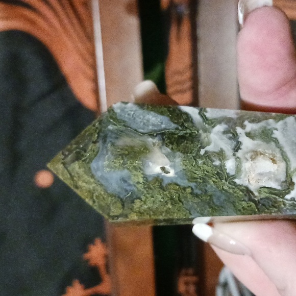 Moss Agate Wand - Picture 4 of 6